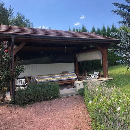 Maison/Gîte familial dans le Jura à 200m du lac avec piscine privée Marigny  Extérieur photo