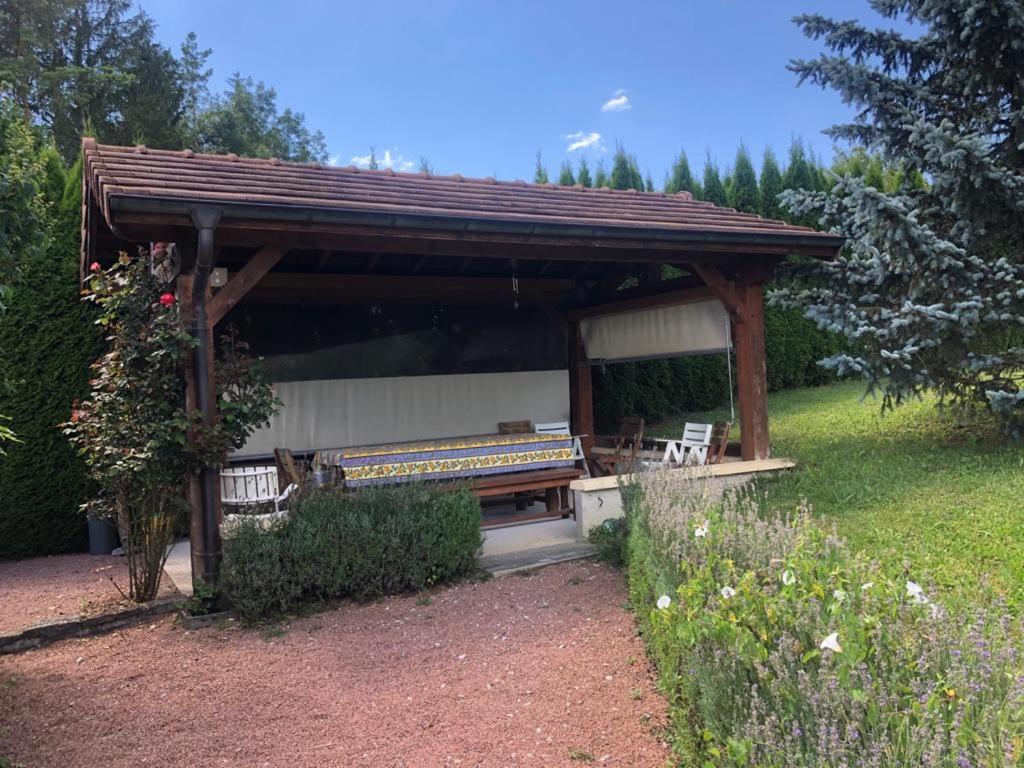 Maison/Gîte familial dans le Jura à 200m du lac avec piscine privée Marigny  Extérieur photo