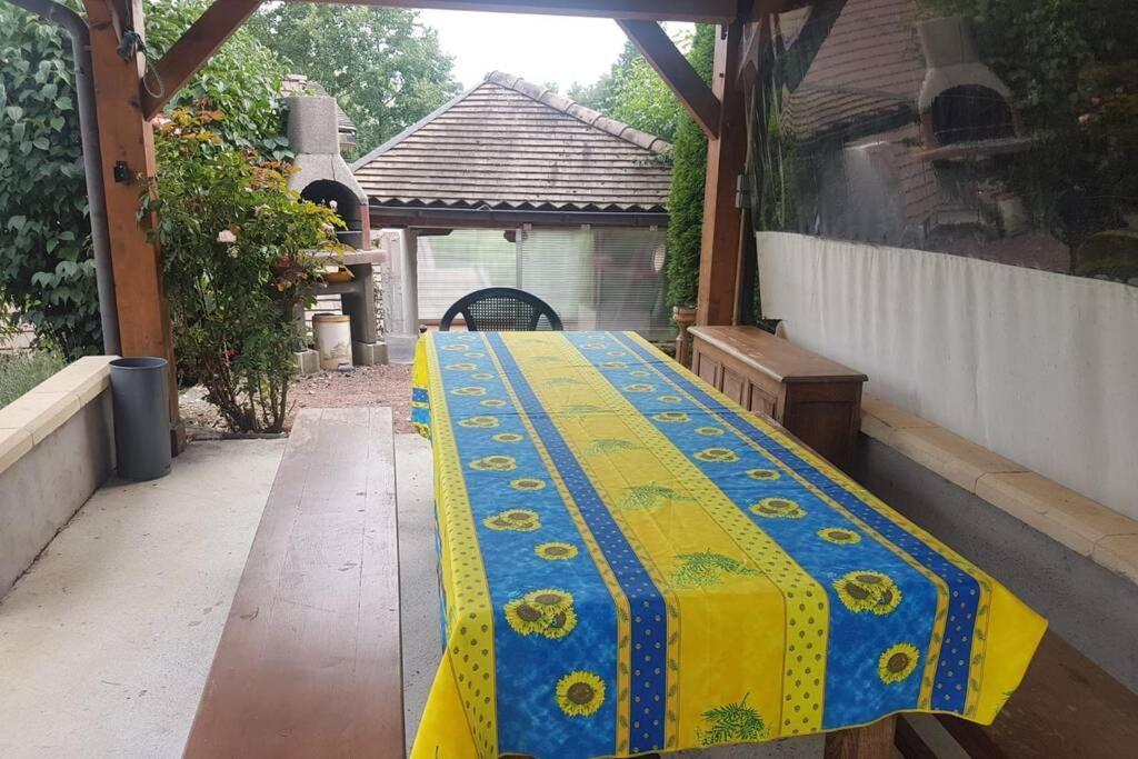 Maison/Gîte familial dans le Jura à 200m du lac avec piscine privée Marigny  Extérieur photo