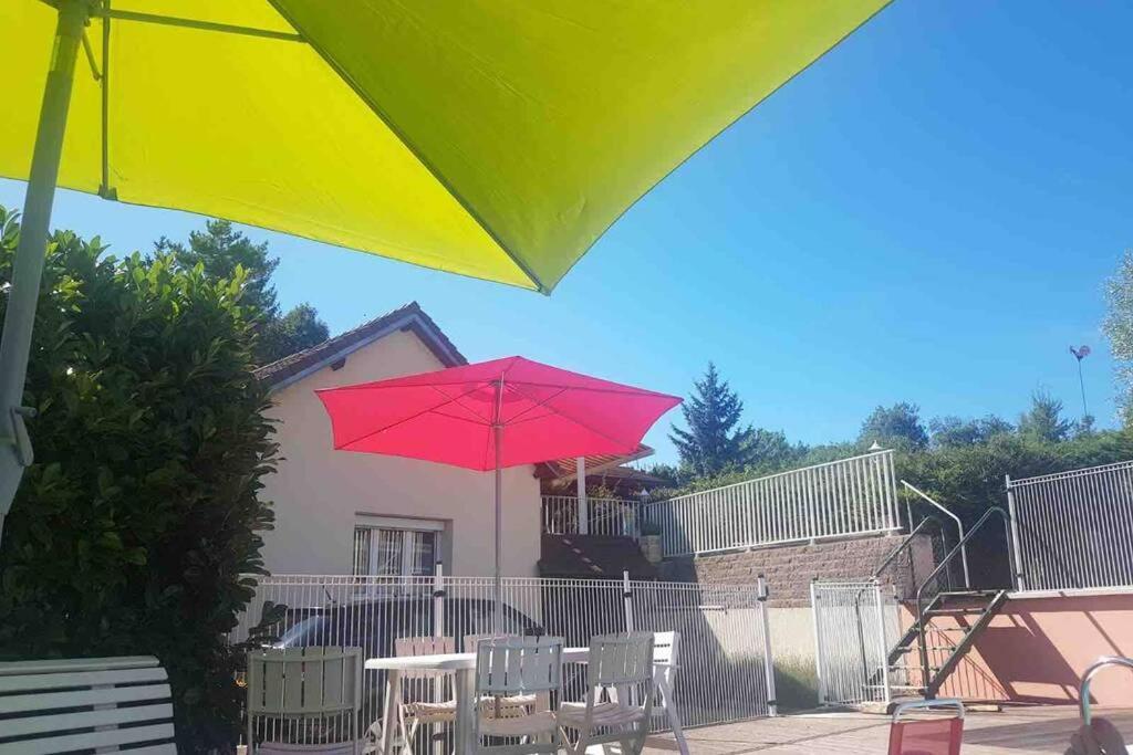 Maison/Gîte familial dans le Jura à 200m du lac avec piscine privée Marigny  Extérieur photo