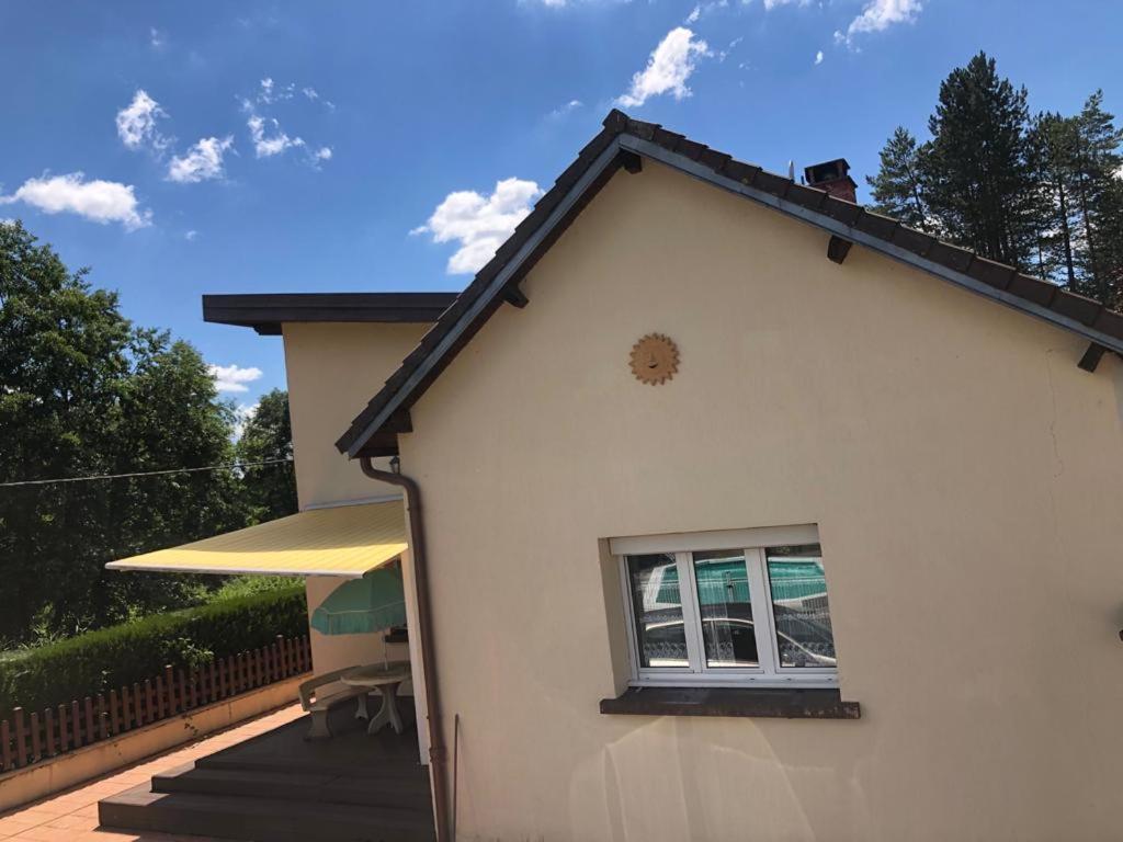 Maison/Gîte familial dans le Jura à 200m du lac avec piscine privée Marigny  Extérieur photo