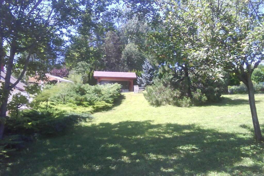 Maison/Gîte familial dans le Jura à 200m du lac avec piscine privée Marigny  Extérieur photo