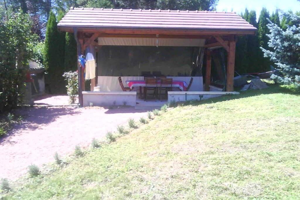 Maison/Gîte familial dans le Jura à 200m du lac avec piscine privée Marigny  Extérieur photo